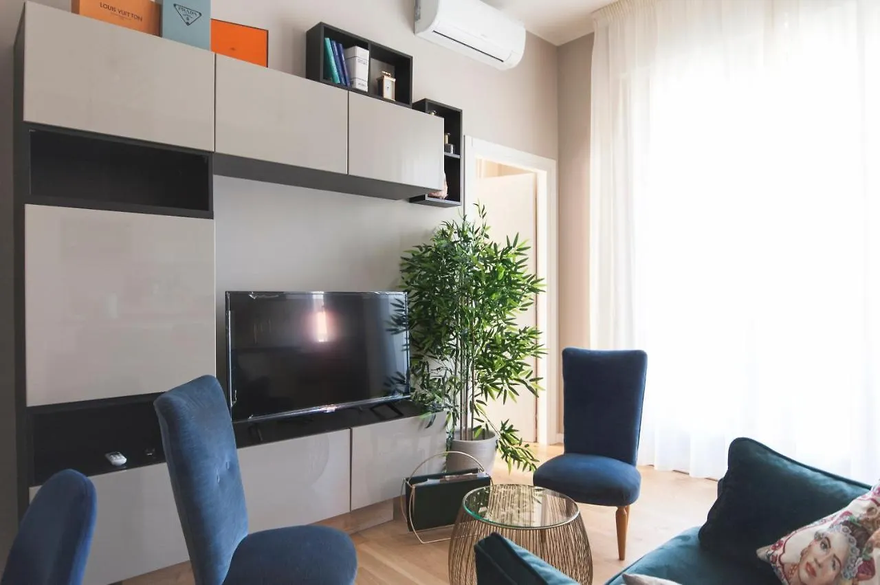 Youhosty - Algardi 5 Milan Italy