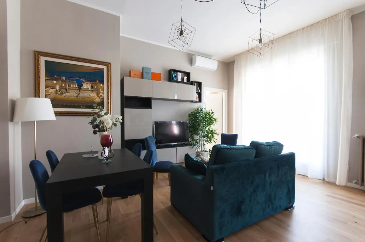 Apartment Youhosty - Algardi 5 Milan Italy