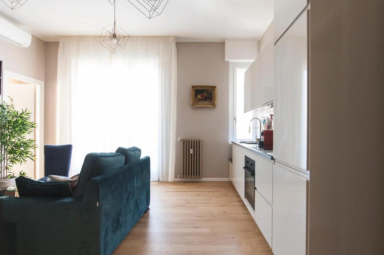 Apartment Youhosty - Algardi 5 Milan